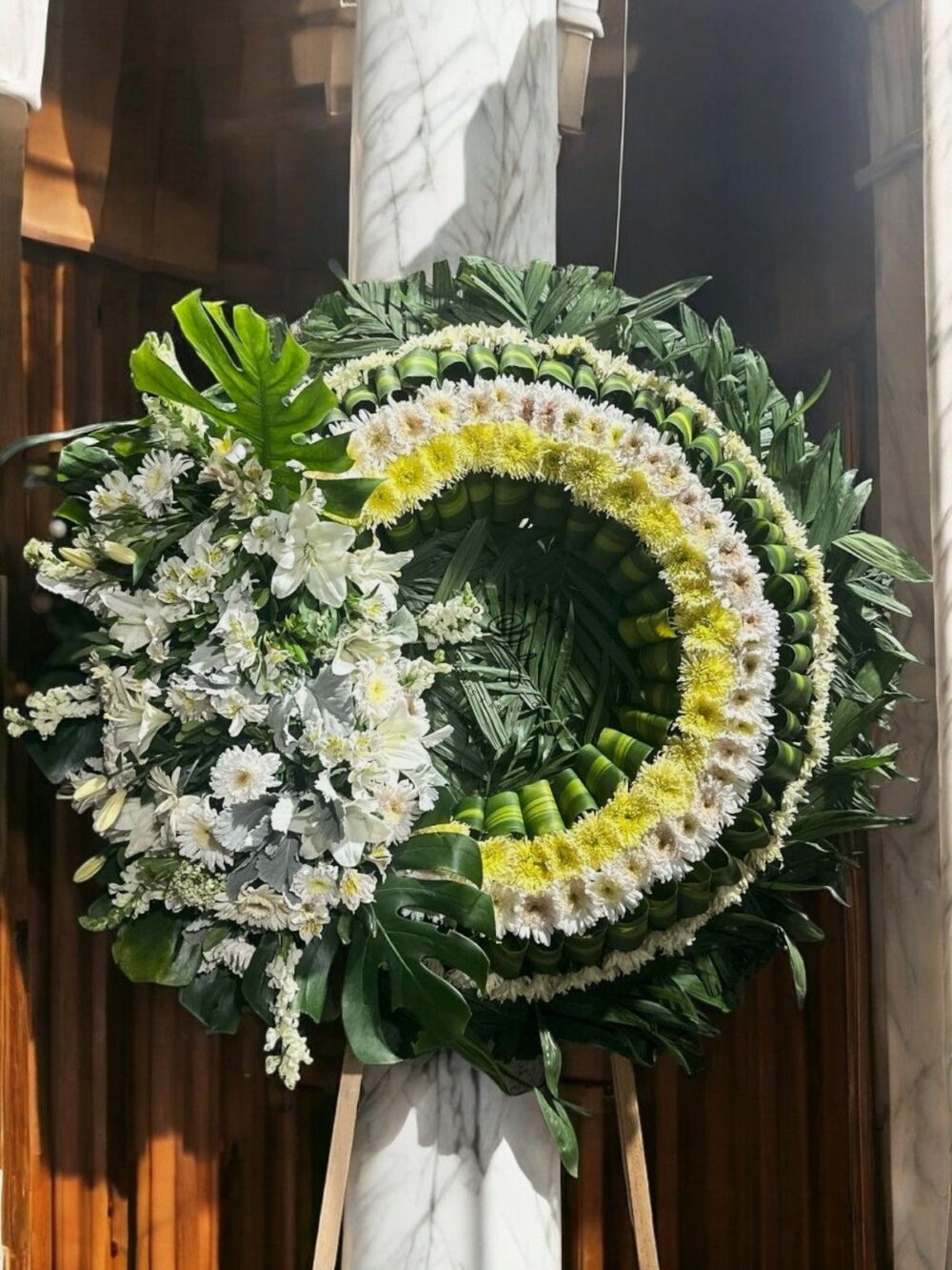 Corona Funebre Consuelo Divino
