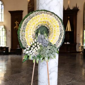 Corona Divina – Jardín del Reposo
