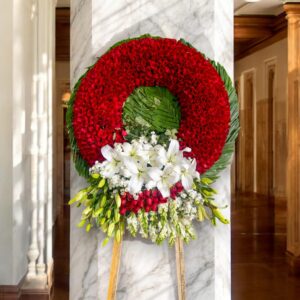 Corona Fúnebre Tributo Escarlata Eterno
