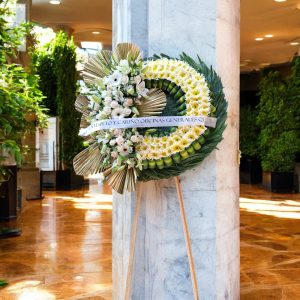Corona Fúnebre Abrazo del Padre