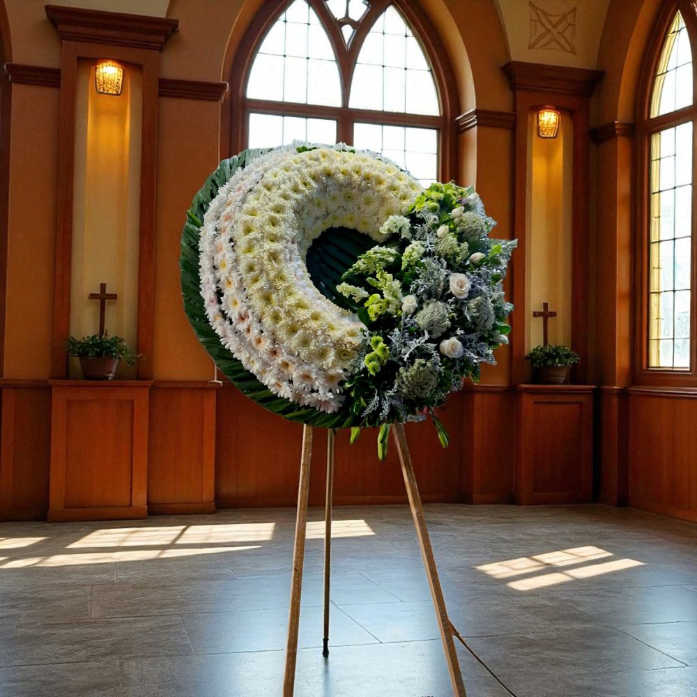 Corona Fúnebre Manto de Gracia Divina – Vuelta Celestial de Flor Blanca