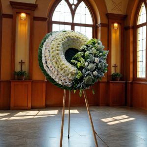 Corona Fúnebre Manto de Gracia Divina – Vuelta Celestial de Flor Blanca